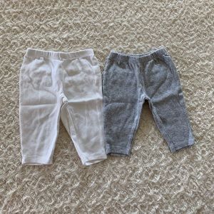 Bundle of 2 Carter’s ruffle bottom pants